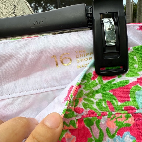 Lilly Pulitzer short size 16 NWT - Picture 3 of 3